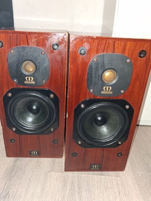 Colunas monitor audio