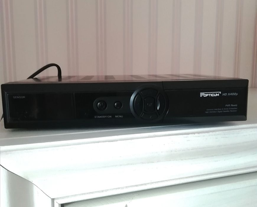 Спутниковый тюнер Optikum HD X402p