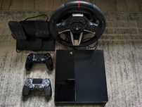 Zestaw Konsola PS4 i kierownica HORI