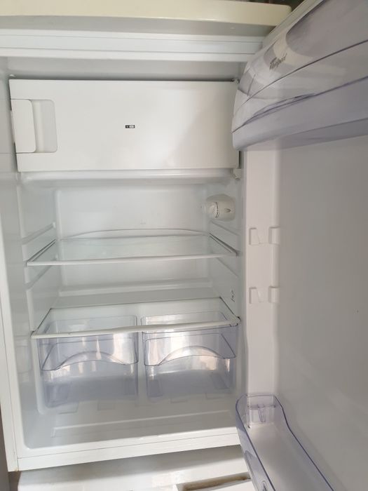 Lodówka Whirlpool podblatowa