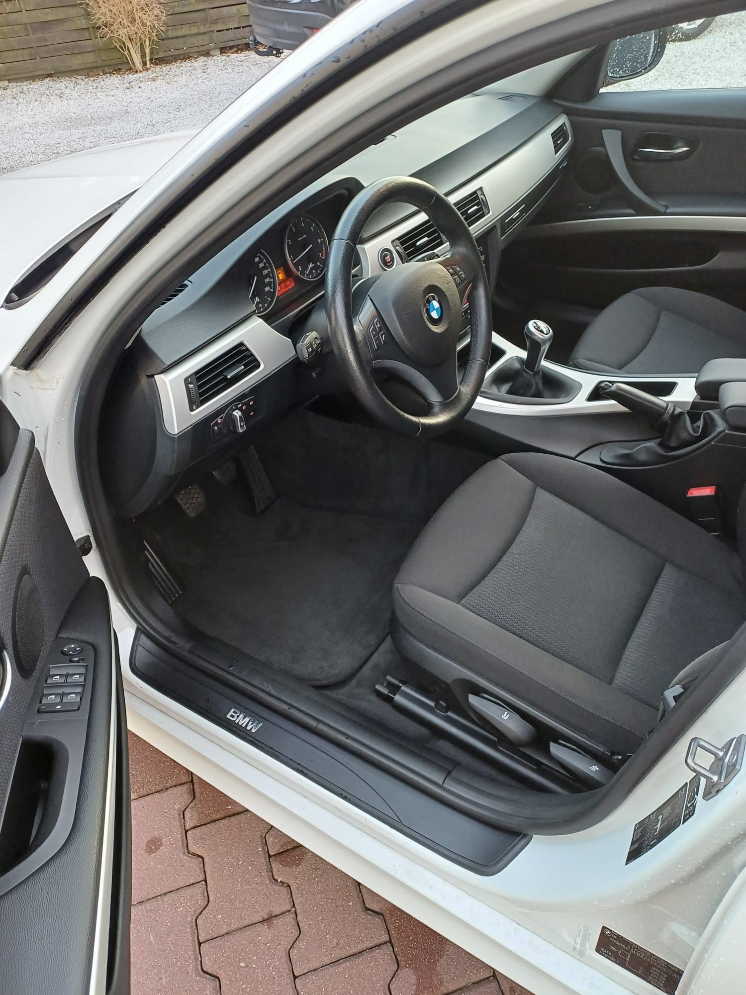 BMW e90 320i przebieg tylko 120 tyś stan bdb