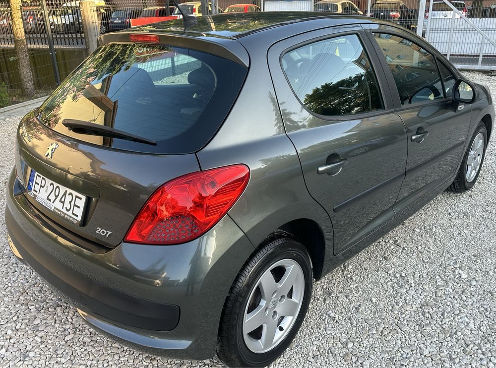 Peugeot 207 1.4 benzyna * 5 drzwi *