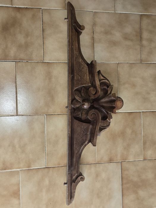 Friso decorativo antigo em madeira entalhada à mão (aprox. 60 cm)