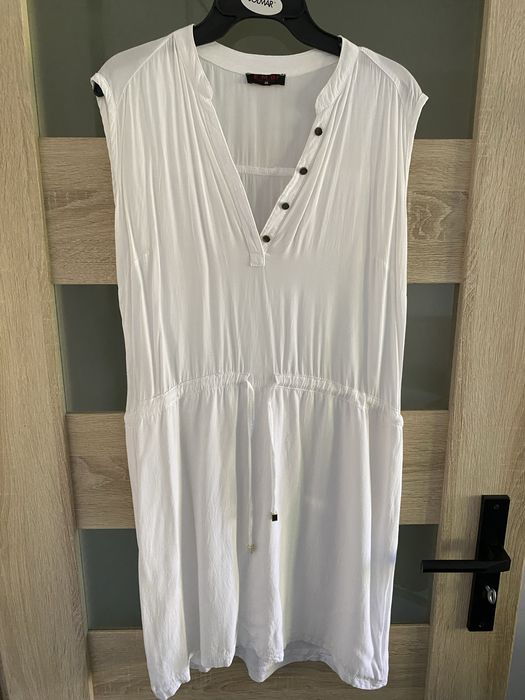 Biala letnia sukienka 38 m