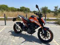 KTM DUKE 125cc  13000Kms