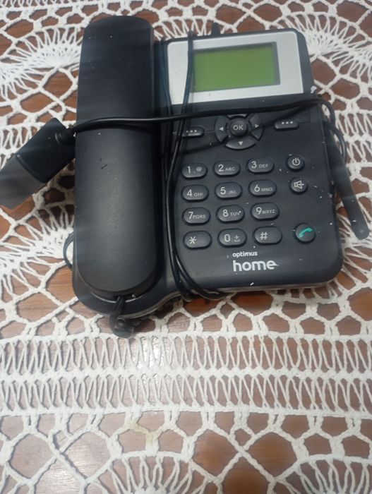 Vendo telefone muito bonito bom estado a trabalhar muito bem