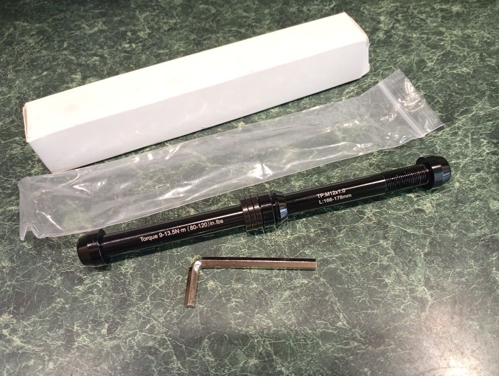 Вісь втулки колеса велосипеда М12*1,0 166-178mm