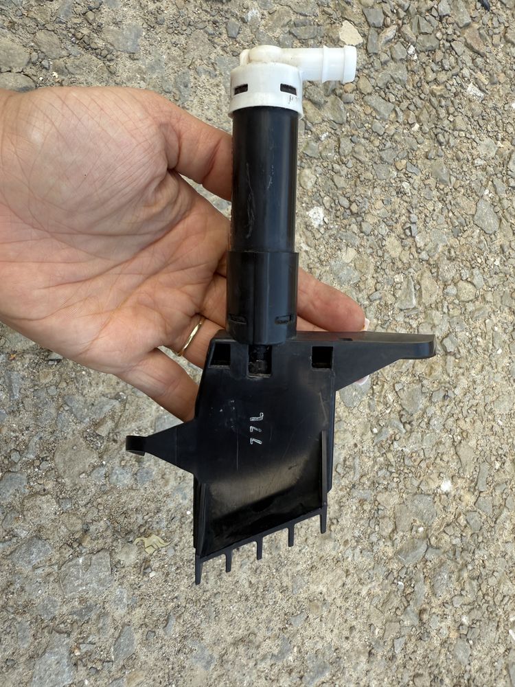 Spryskiwacz lampy xenon subaru wrx