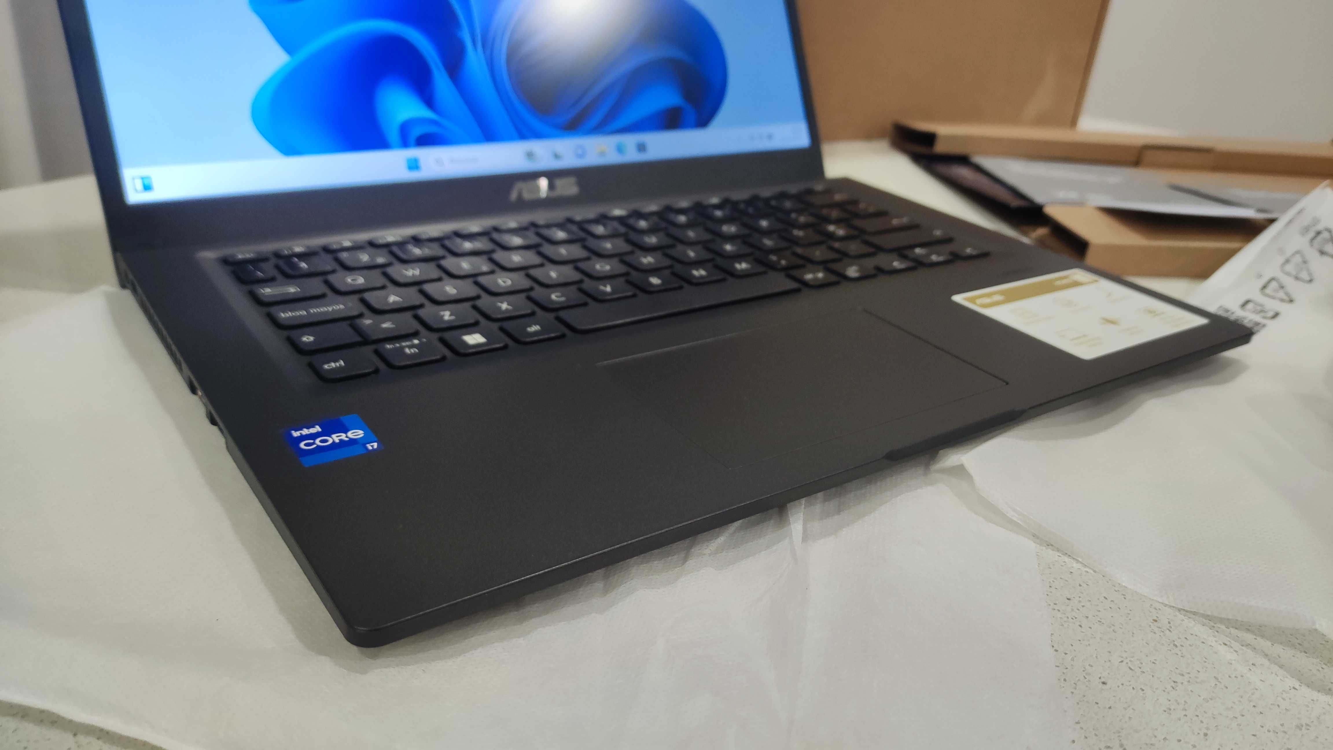 Portátil ASUS F1400, i7, 14 polegadas, 500gb, novo em caixa, garantia