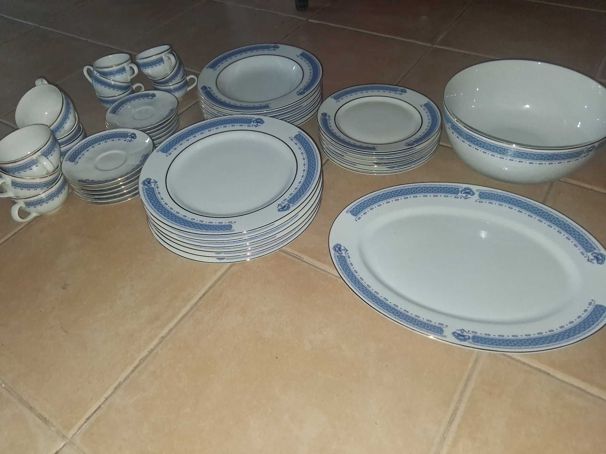 Conjunto de loiça,  porcelana