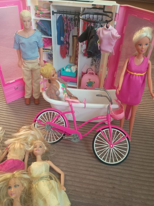 Szafa plus lalki barbie
