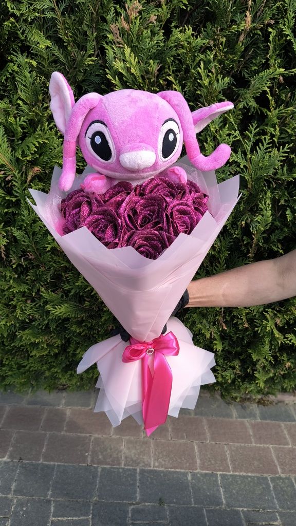 Bukiet róż ze wstążki. 10 róż maskotka stitch. Wieczne róże