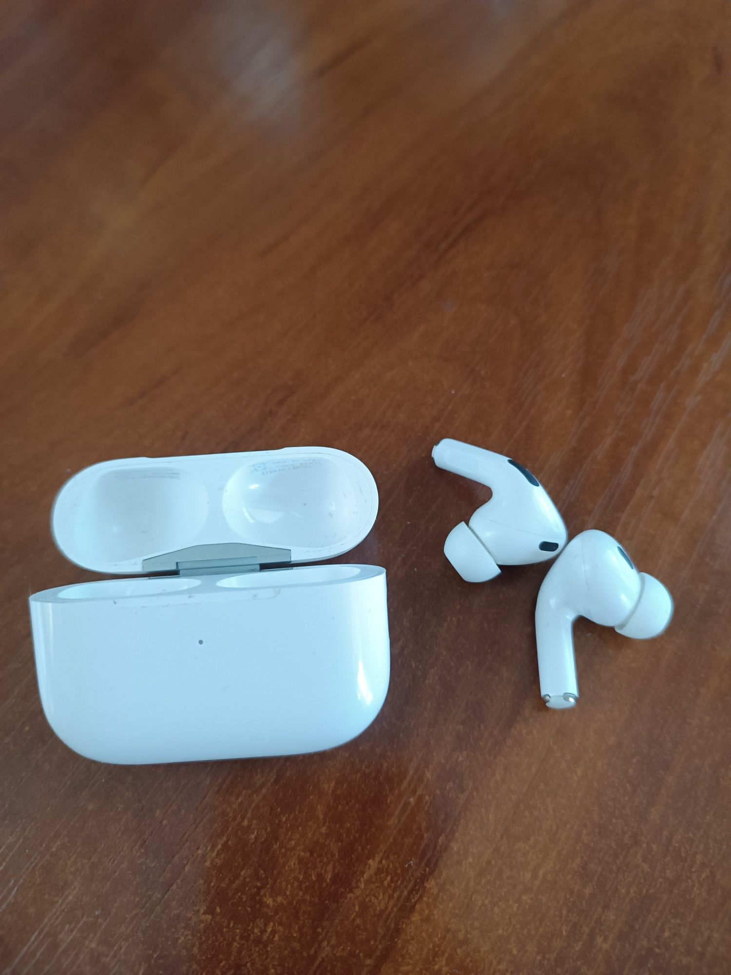 Продам AirPods 2 про 2023 года