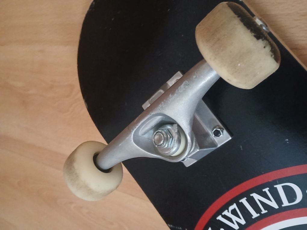 Skate element 8.25 impecável
