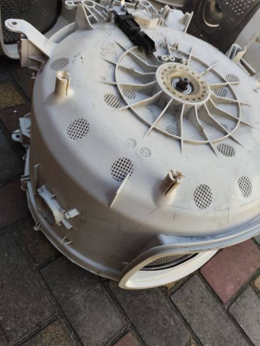 Бак с барабаном на стир машину Занусси Электролюкс Вирпул Индезит