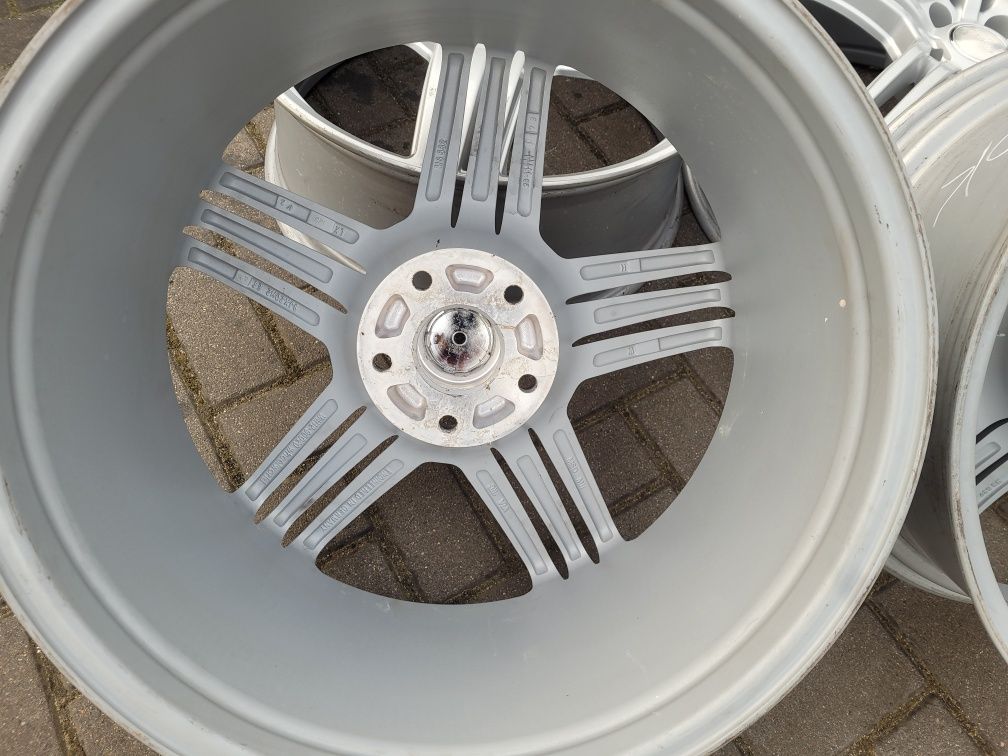 Felgi Alu VOLKSWAGEN AMAROK VW T5 VW T6 5x120 20 Cali 9J ET 45