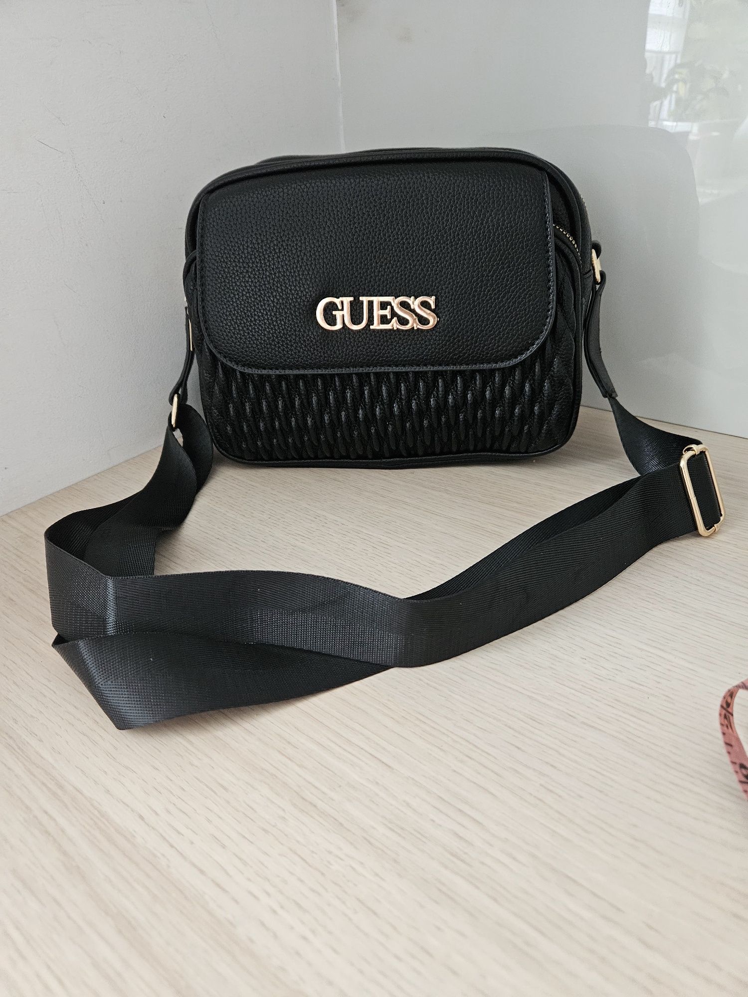Damska torebka guess