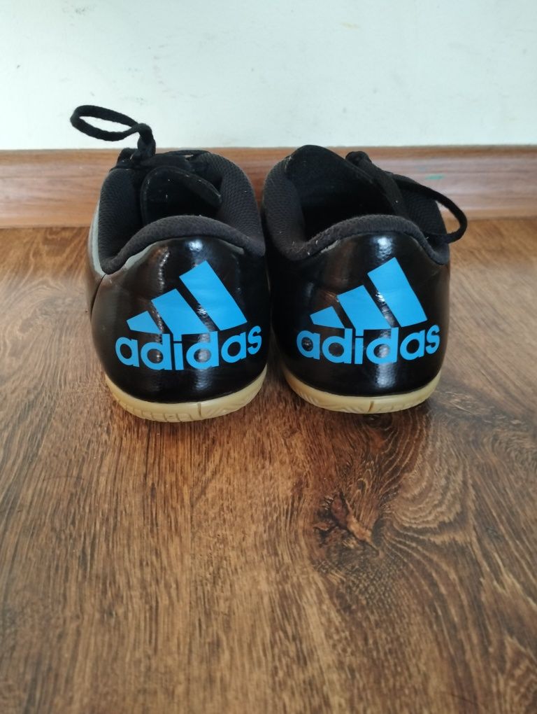 Buty halowe adidas