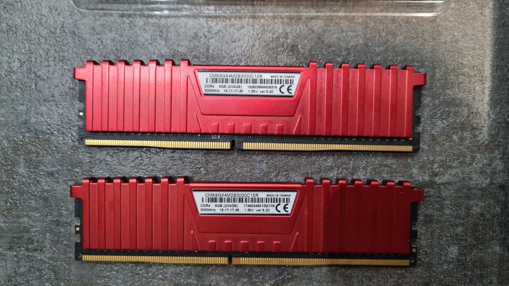 Pamięć RAM Corsair 16GB 3000MHz Vengeance LPX Red CL15 (4x4GB) 16GB