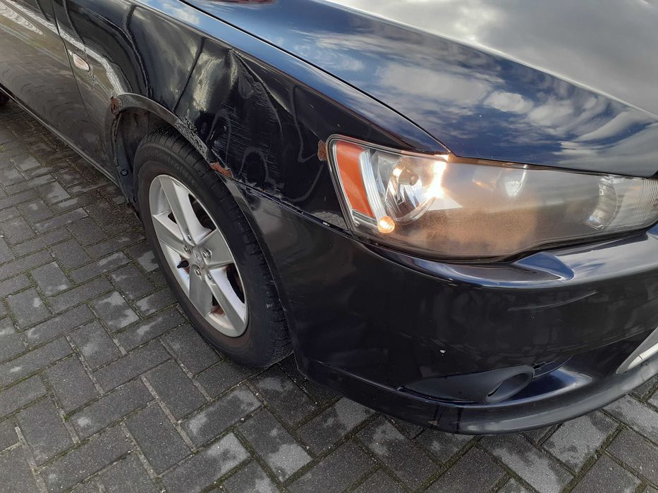 Mitsubishi Lancer 2009r. 1,8 Benzynz 5000zł do negocjacji.