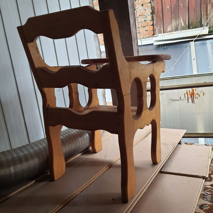 Дитячій стілець, натуральне дерево