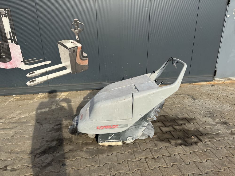 Zamiatarka szorowarka do kostki szorowarka Comoc CS 50 BT 2019