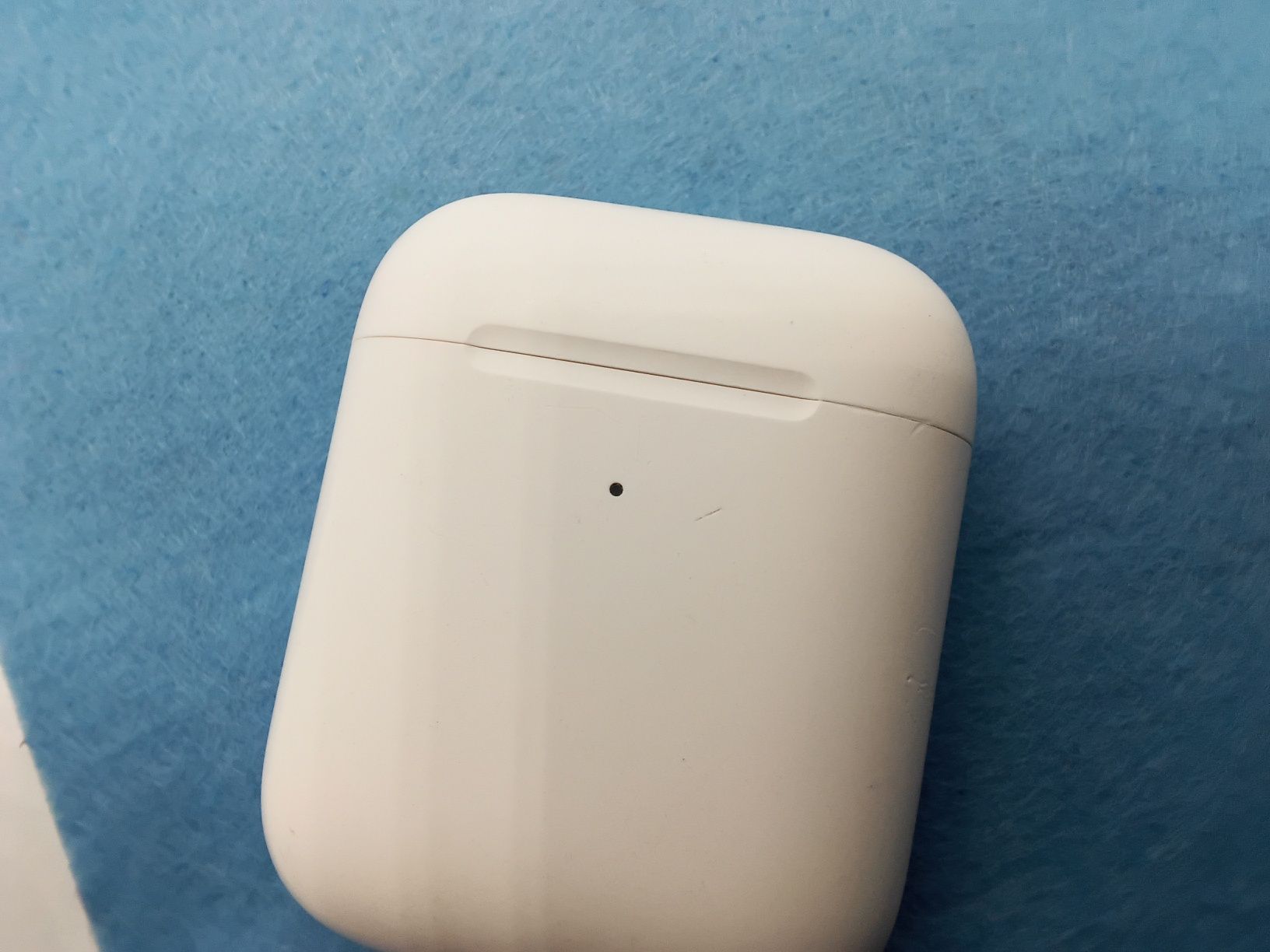 Зарядка кейс airpods 2 оригинал.