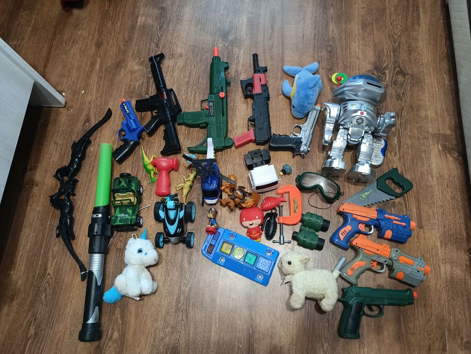 Zabawki dla chłopca pistolety robot na pilota