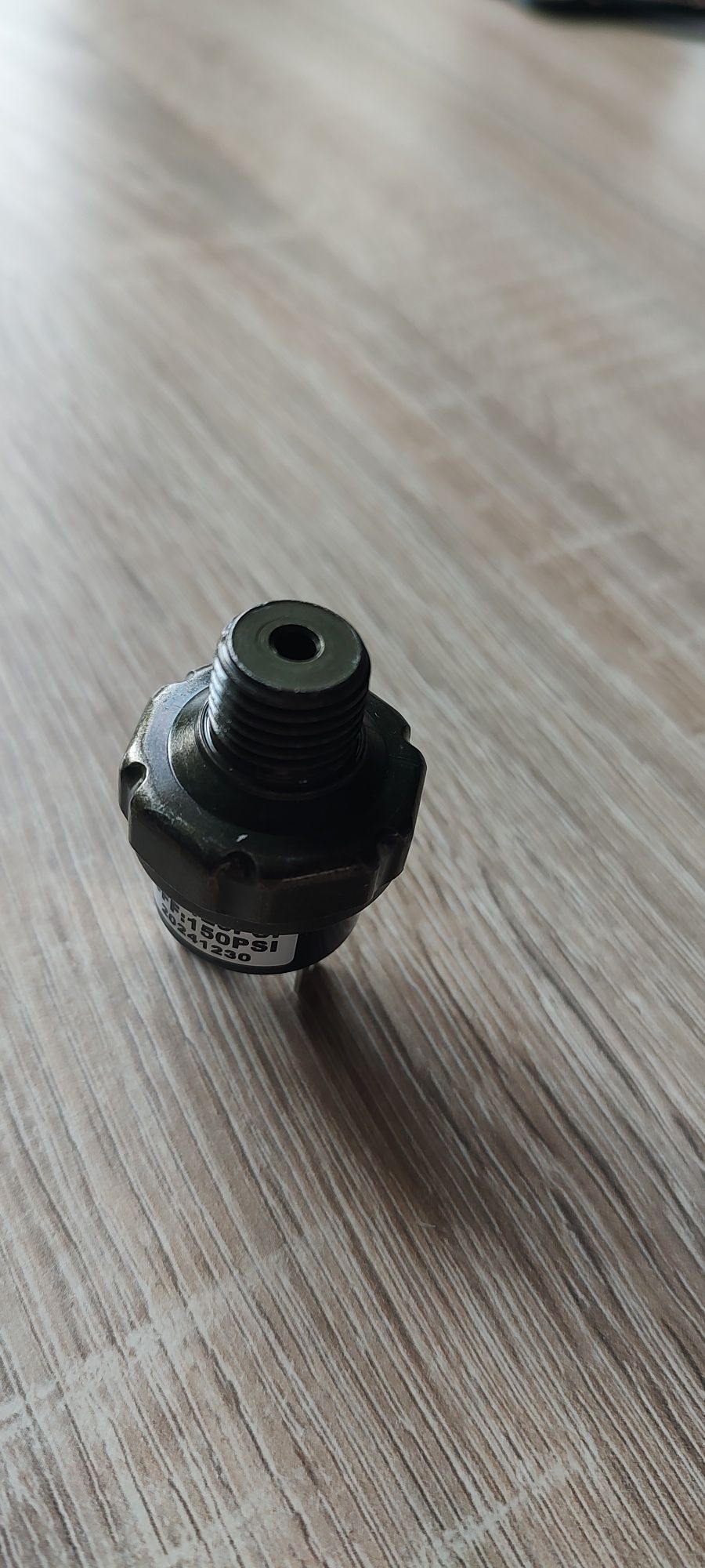 Wyłącznik ciśnieniowy kompresora 12v 120/150PSI 1/4"