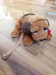 Pluszowy piesek na smyczy Keel Toys basset Hound brązowy pies maskotka