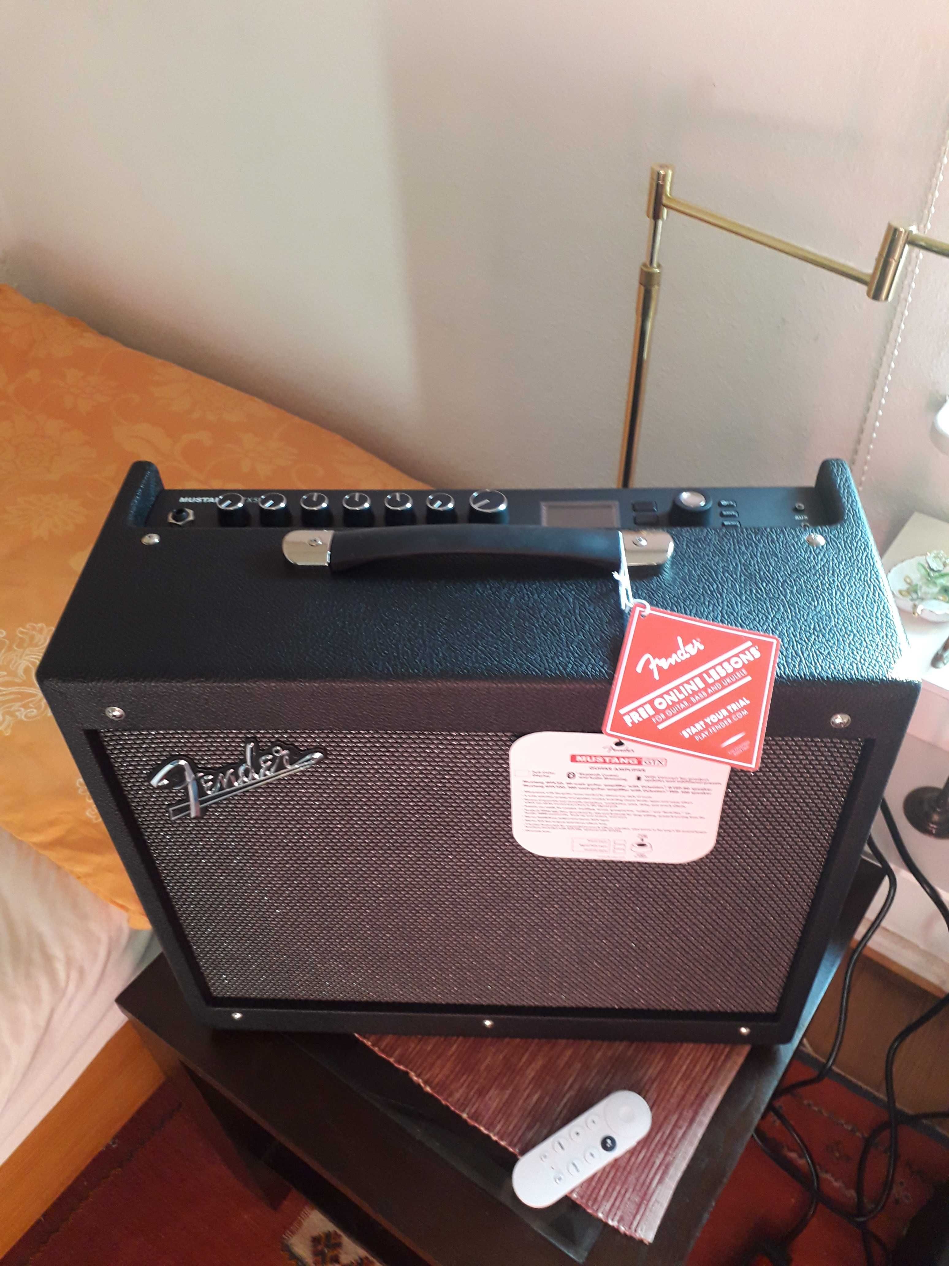 Fender Mustang GTX 50 plus kontroler nożny Fender GTX 7