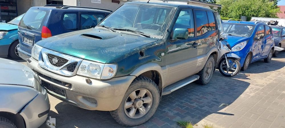 NISSAN TERRANO 2,7 D 2001 rok na części