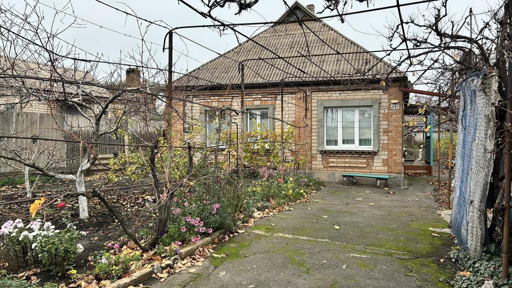 Гарний  великий дім в центрально міському районі