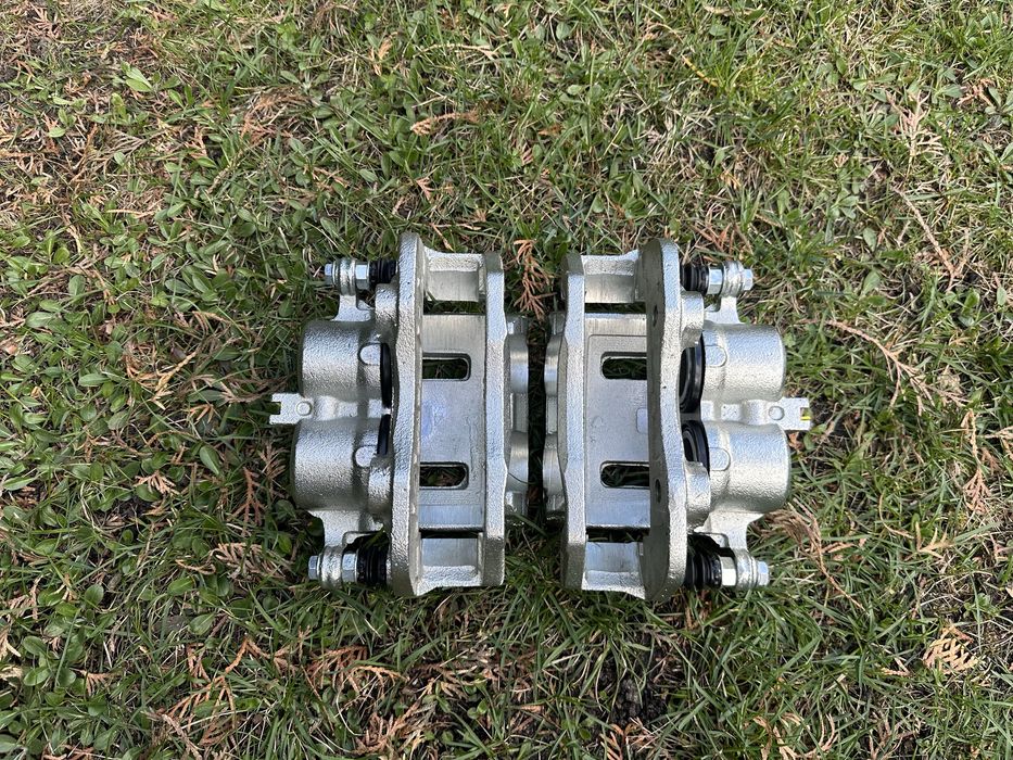 Супорт Nissan Navara D22 2001-2006