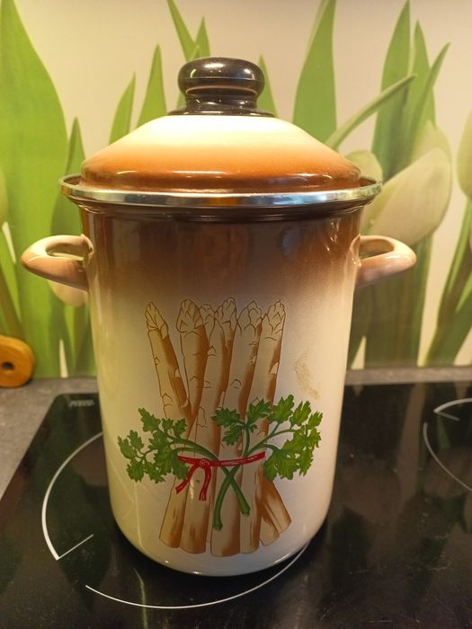 Garnek do gotowania szparagów