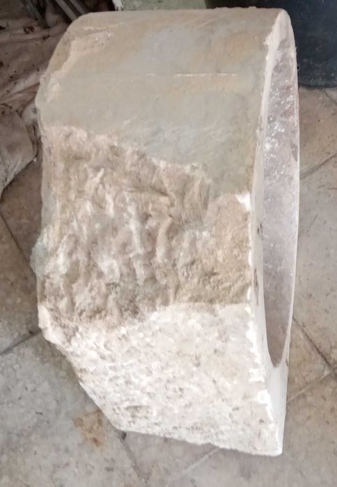 Pia em pedra mármore, peça muito antiga, por 15€