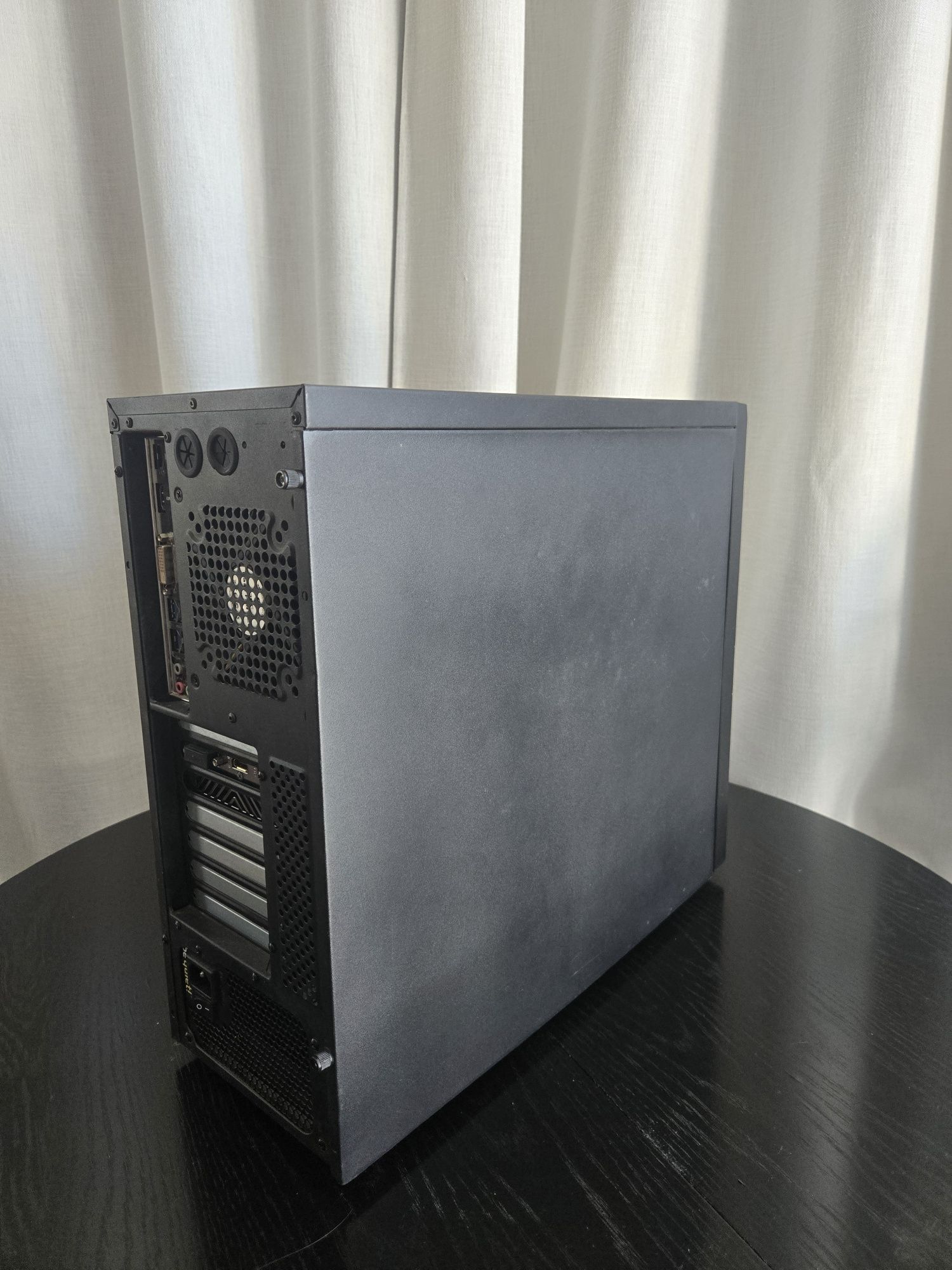 Komputer i7 4770 / GTX 1050 / 16GB RAM / SSD 240GB + HDD 1TB