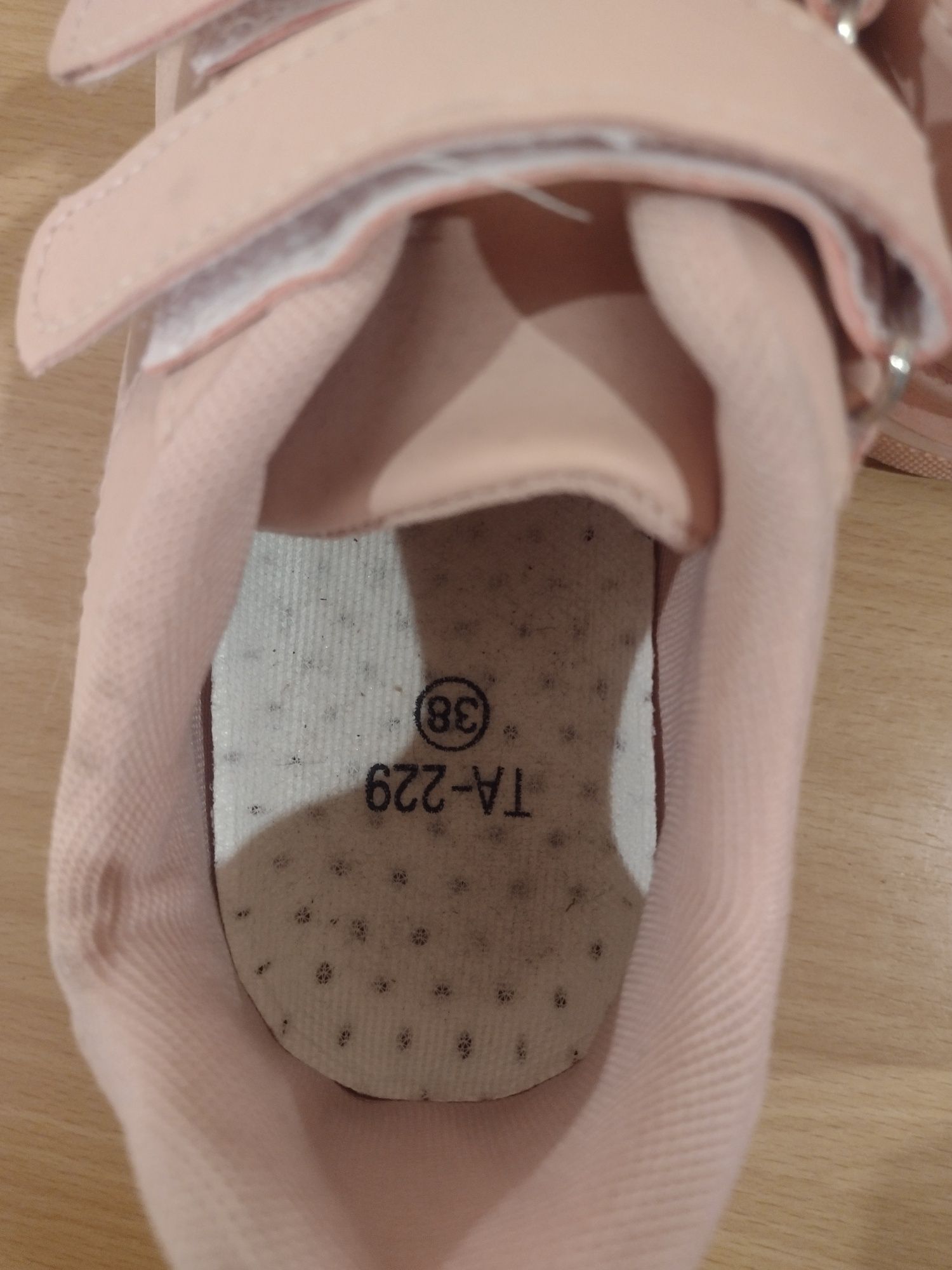 Buty damskie na rzepy r 38