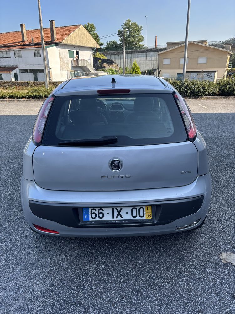 Fiat Punto 1.2 Gasolina - Desde 100€ mês