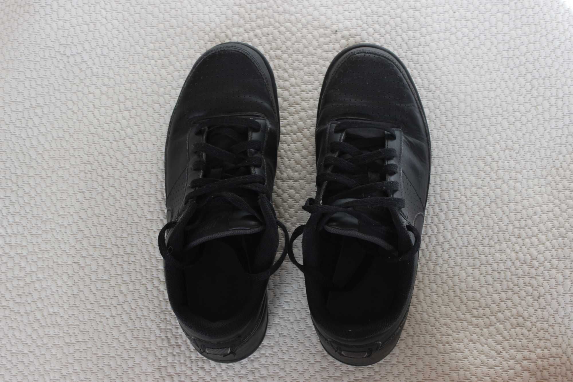Кеди Nike чорні 41 EUR