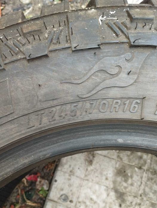 Грязьові, болотні шини для бездоріжжя і для асфальту R16