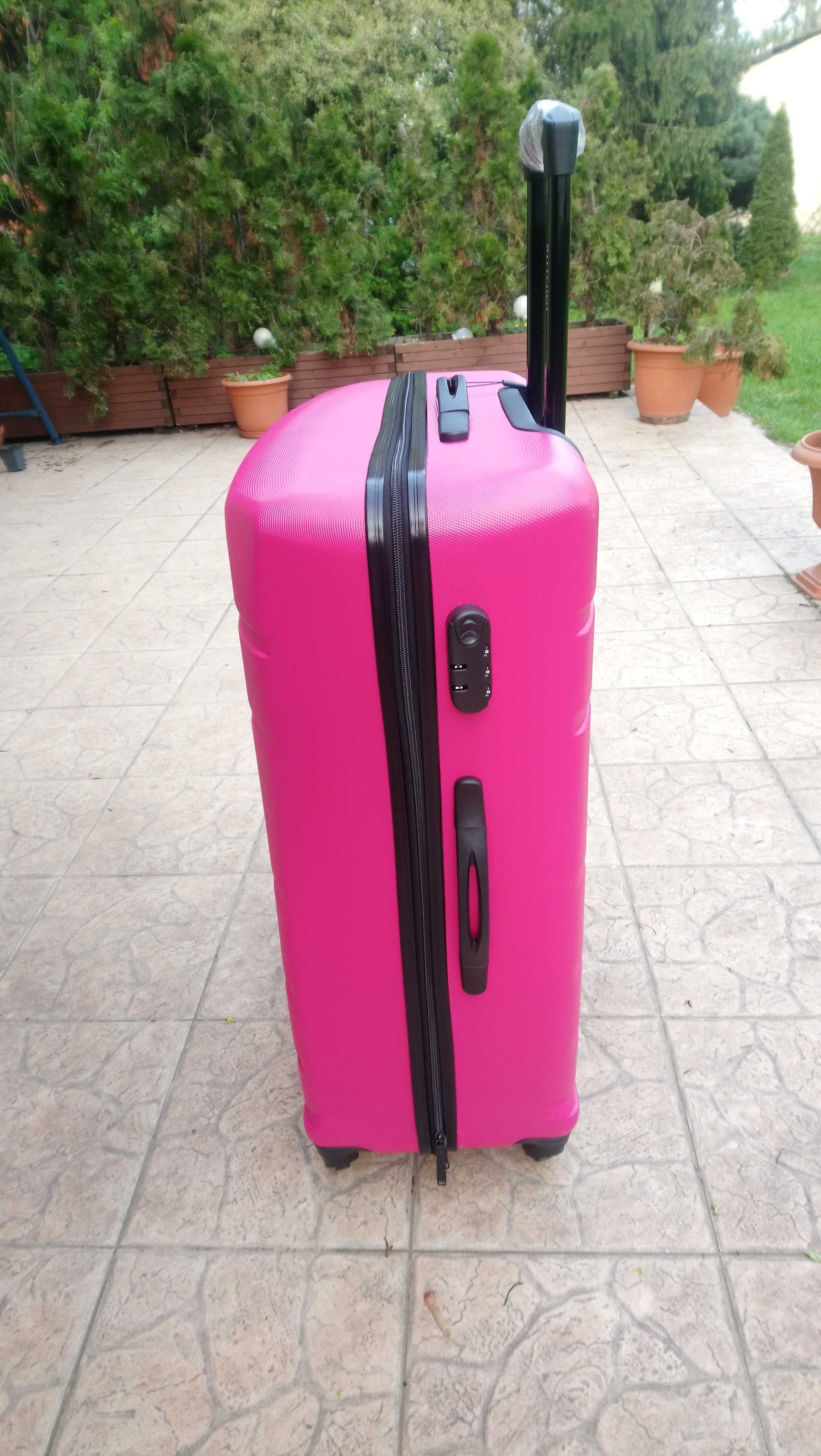 walizka lotnicza twarda z policarbonu  firmy Wittchen nowa z metką