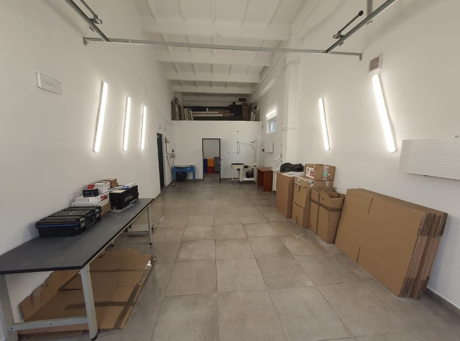 Hala magazynowa z zapleczem socjalnym