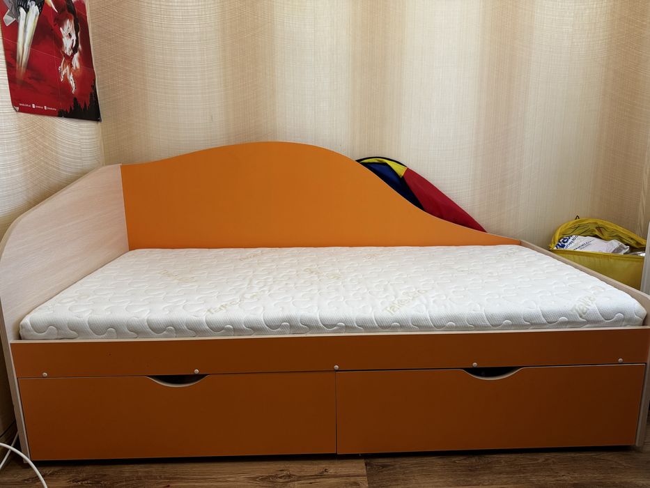 Продам ліжко з матрацом дитяче(підліткове) 80*170см м.Кривий Ріг
