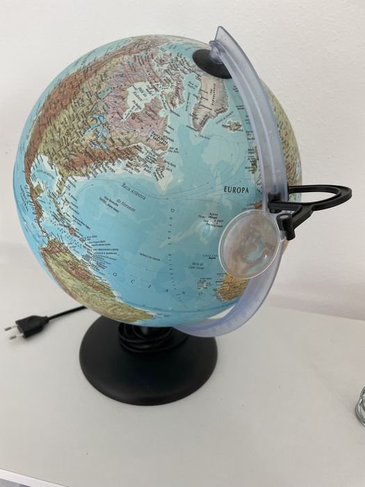 Globo de plastico com lupa