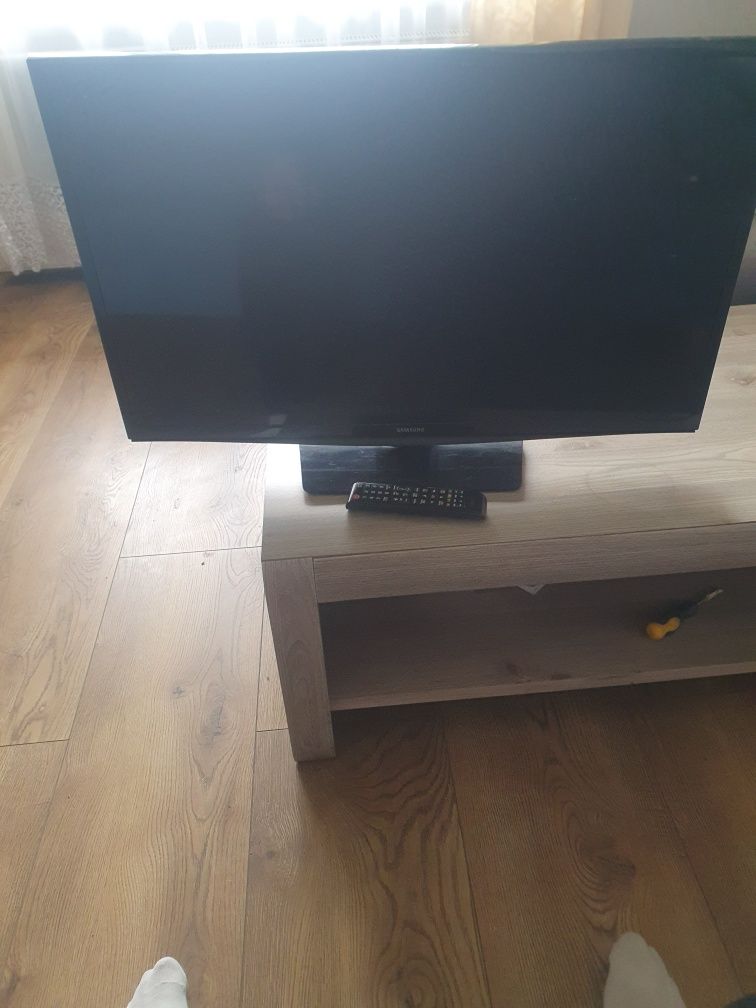 Telewizor Samsung 32cale model UE32EH4000WAW