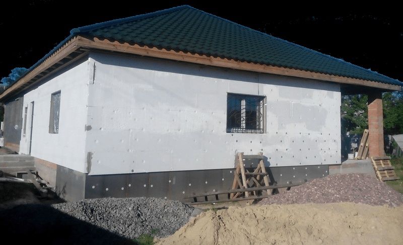 Утеплення фасадів будинків та квартир під ключ монтаж водостоки