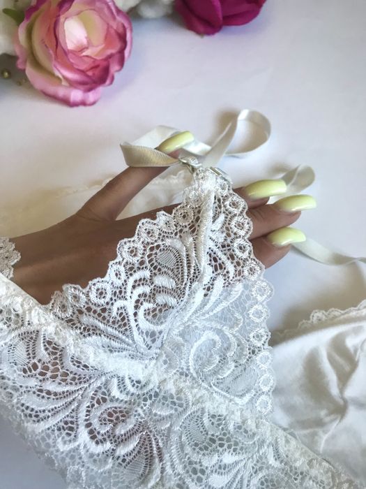 Бретелес/Бра. Біло/ Молочний. Мереживо. XS/S розмір. 75А
