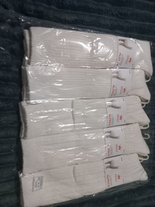 Теплі підколінники/гольфы із шерсті альпаки, білі і різнокольорві .