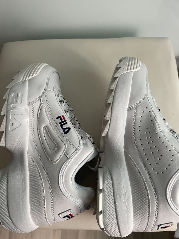 Fila нові кросівки 37 38